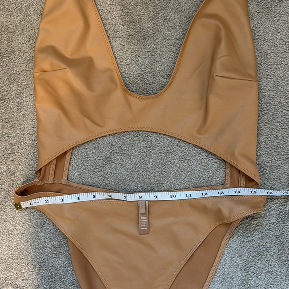 SKIMS Wet Jersey Cutout Bodysuit Sienna - Size L - Picture 6 of 8